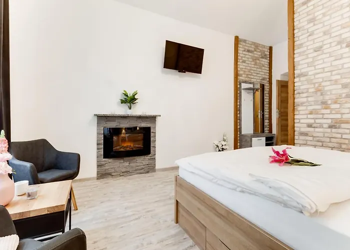 Glamorous design apt on riverside